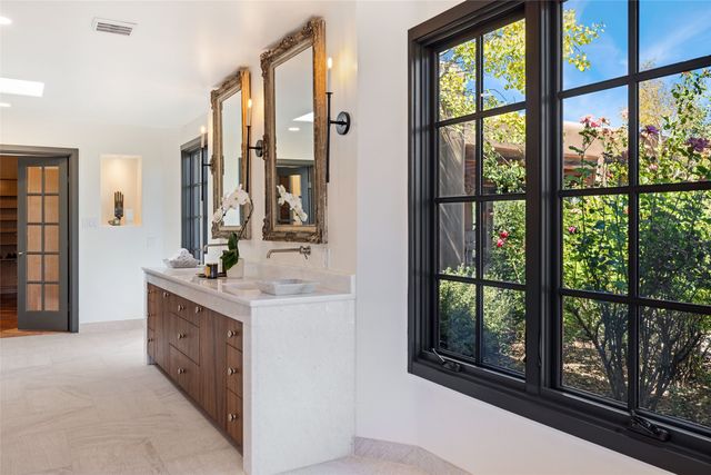 55 Calle San Martin, Santa Fe, NM 87506