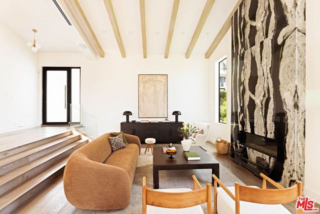 4130 Parva Avenue, Los Angeles, CA 90027