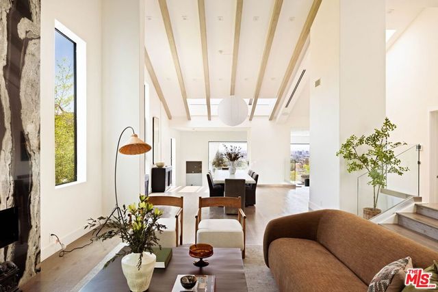 4130 Parva Avenue, Los Angeles, CA 90027