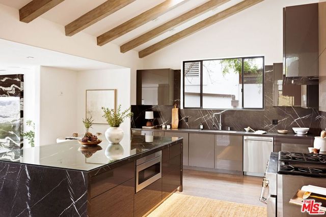 4130 Parva Avenue, Los Angeles, CA 90027