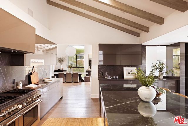 4130 Parva Avenue, Los Angeles, CA 90027