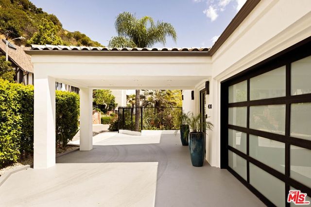 4130 Parva Avenue, Los Angeles, CA 90027