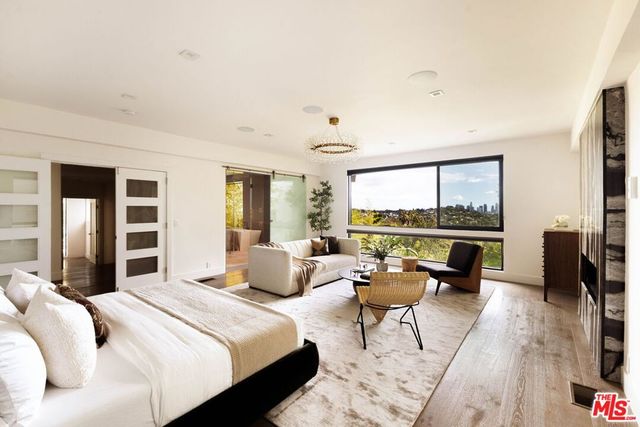 4130 Parva Avenue, Los Angeles, CA 90027