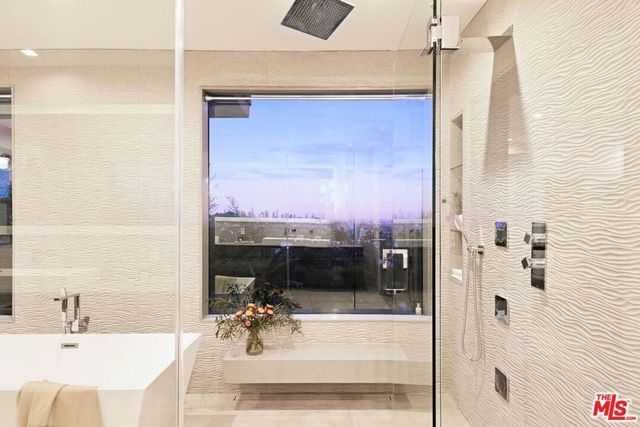 4130 Parva Avenue, Los Angeles, CA 90027