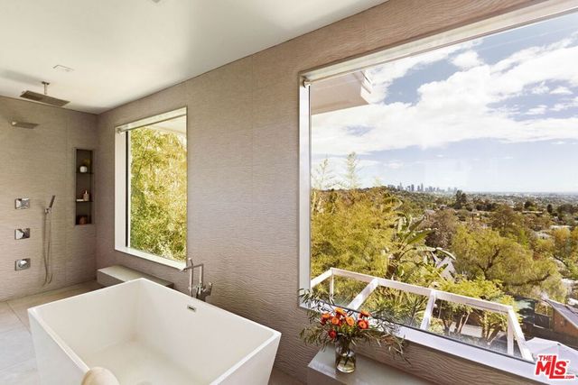 4130 Parva Avenue, Los Angeles, CA 90027