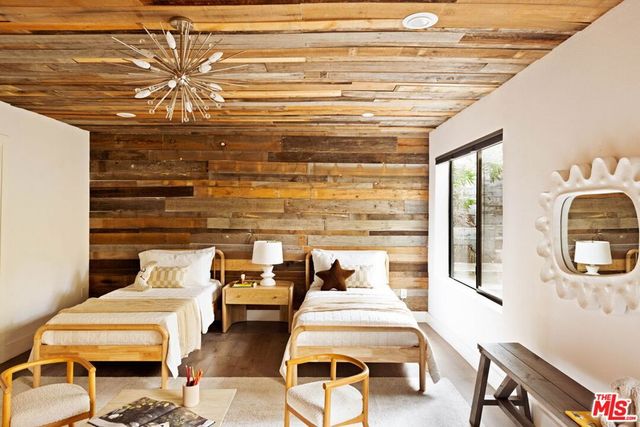 4130 Parva Avenue, Los Angeles, CA 90027