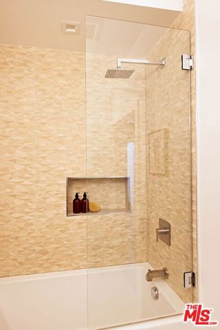 4130 Parva Avenue, Los Angeles, CA 90027