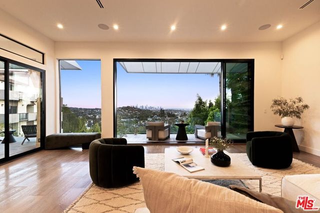 4130 Parva Avenue, Los Angeles, CA 90027