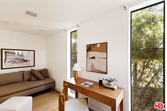 4130 Parva Avenue, Los Angeles, CA 90027