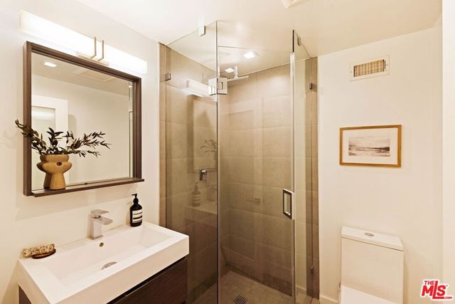 4130 Parva Avenue, Los Angeles, CA 90027