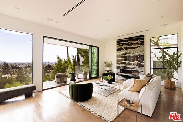 4130 Parva Avenue, Los Angeles, CA 90027