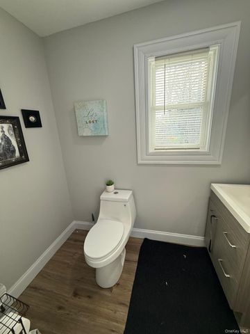 218 Ronkonkoma Avenue, Ronkonkoma, NY 11779