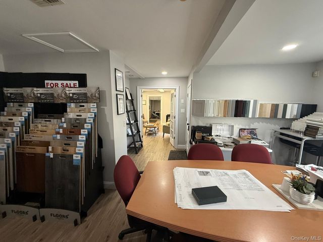 218 Ronkonkoma Avenue, Ronkonkoma, NY 11779