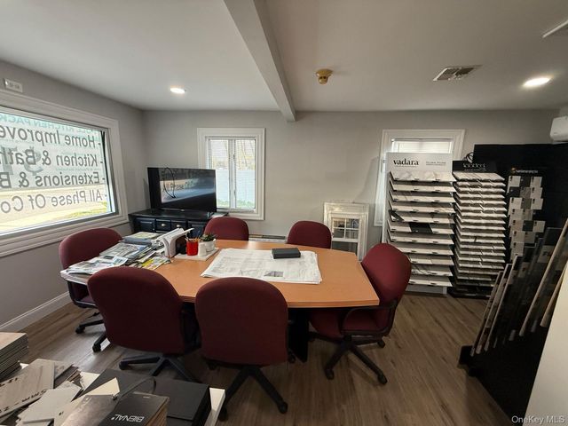 218 Ronkonkoma Avenue, Ronkonkoma, NY 11779