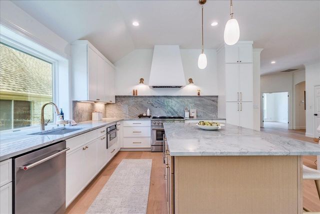 5840 Back Bay LN, Austin, TX 78739
