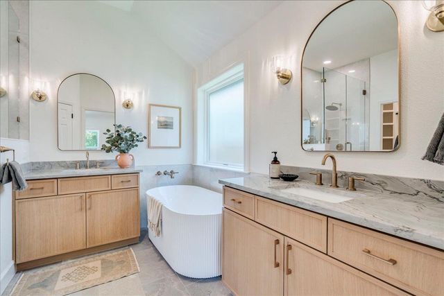 5840 Back Bay LN, Austin, TX 78739