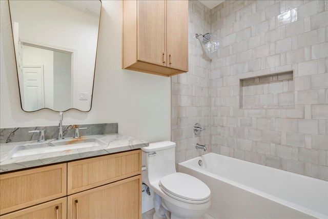 5840 Back Bay LN, Austin, TX 78739