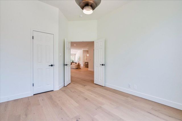 5840 Back Bay LN, Austin, TX 78739