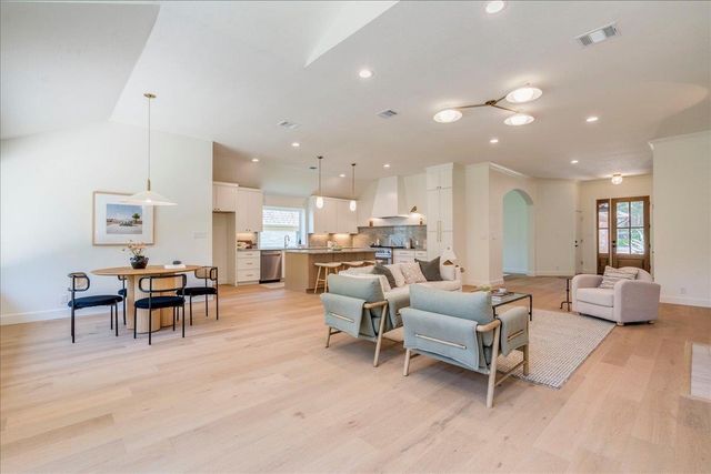 5840 Back Bay LN, Austin, TX 78739