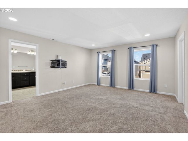 17194 Se RHODODENDRON St, Happy Valley, OR 97086