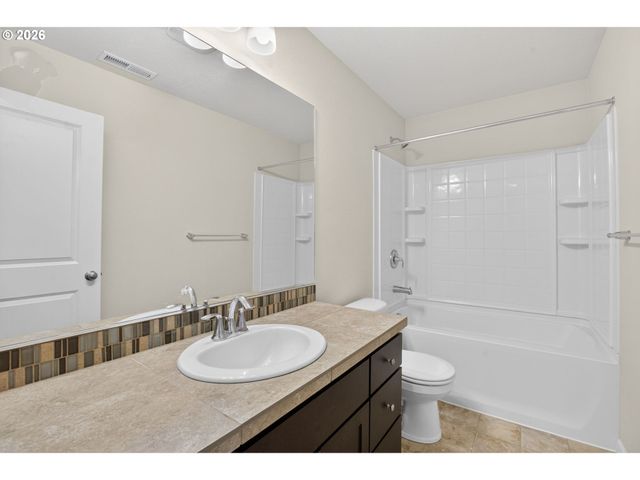 17194 Se RHODODENDRON St, Happy Valley, OR 97086