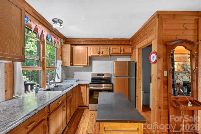 50 Cherokee Lane 3, Swannanoa, NC 28778