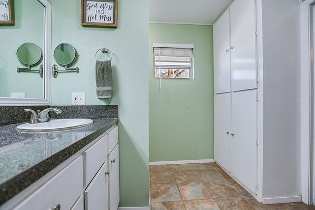 1616 W Ave J, San Angelo, TX 76901