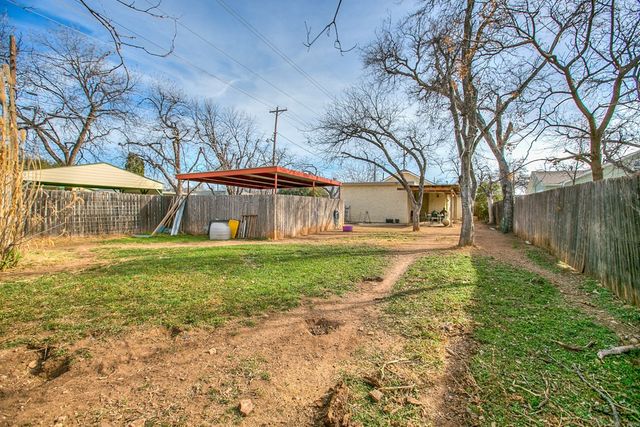 1616 W Ave J, San Angelo, TX 76901