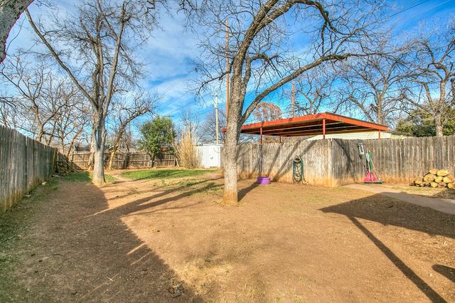 1616 W Ave J, San Angelo, TX 76901