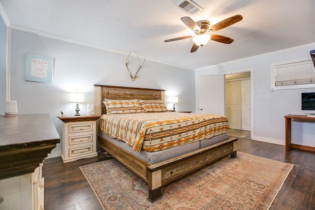 1616 W Ave J, San Angelo, TX 76901