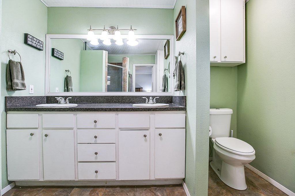 Image 17 of property listing at 1616 W Ave J, San Angelo, TX 76901