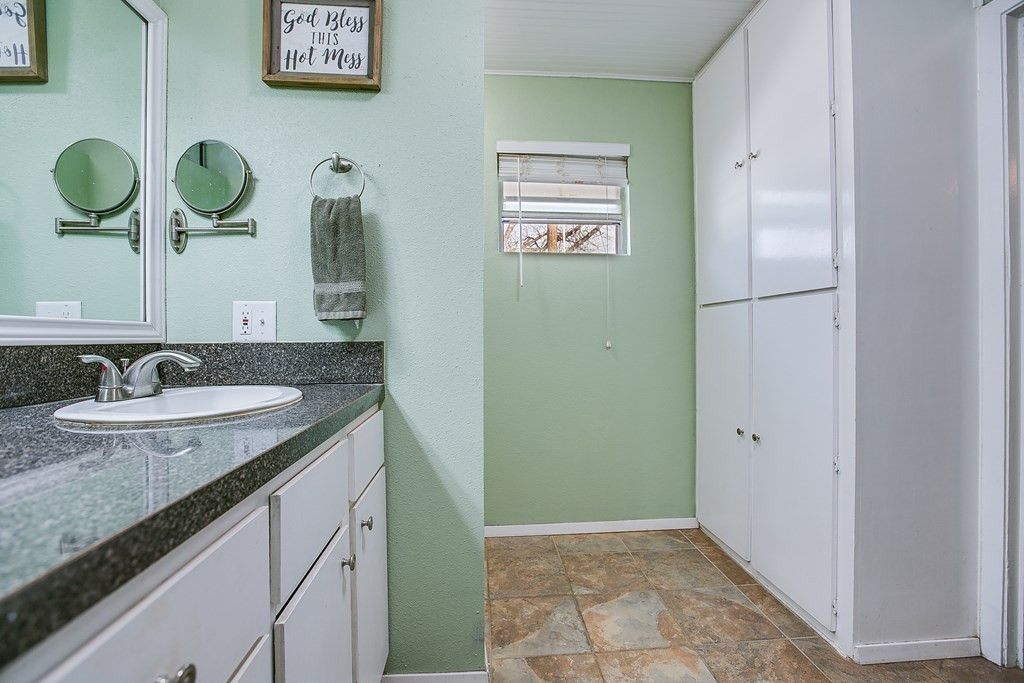 Image 18 of property listing at 1616 W Ave J, San Angelo, TX 76901