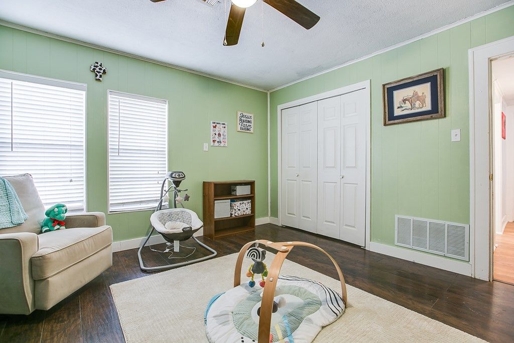 Image 23 of property listing at 1616 W Ave J, San Angelo, TX 76901