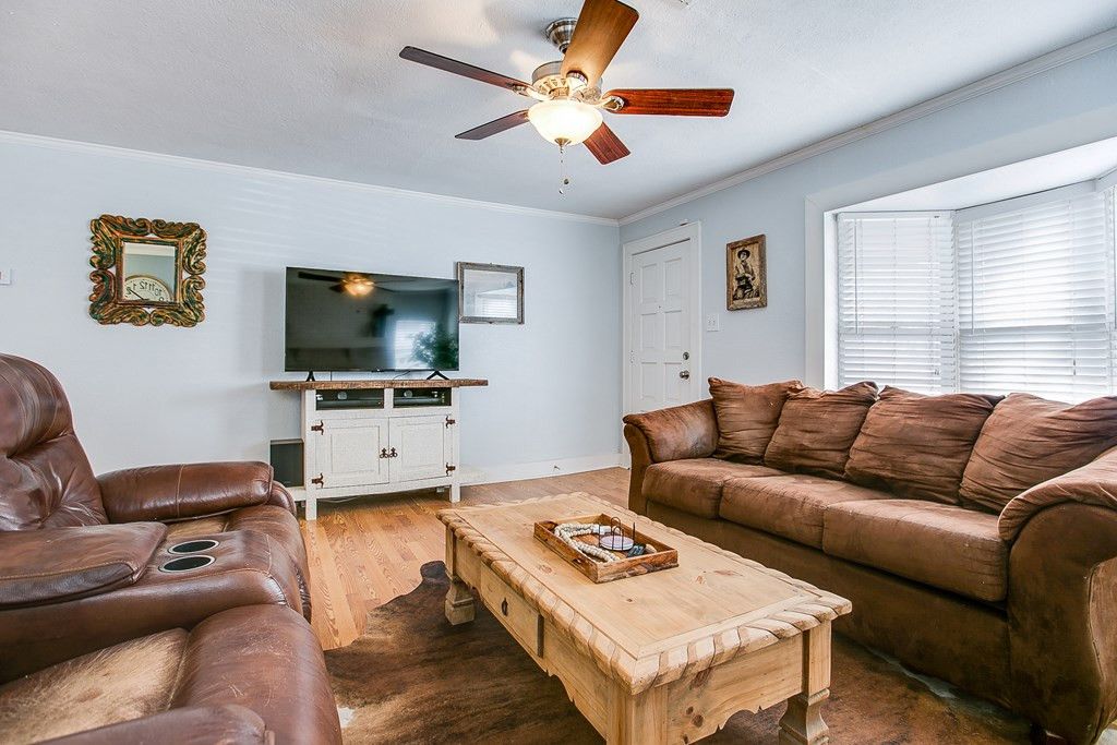 Image 9 of property listing at 1616 W Ave J, San Angelo, TX 76901