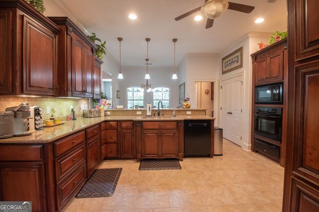 123 Fiddlers Cove Drive, Kingsland, GA 31548