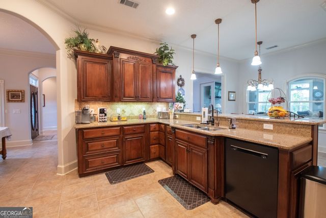 123 Fiddlers Cove Drive, Kingsland, GA 31548