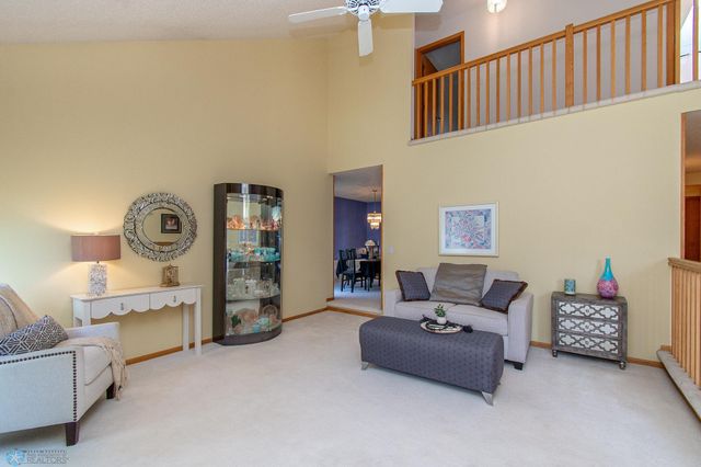 2902 24th Avenue S, Fargo, ND 58103