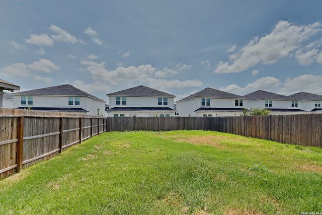 4015 Asher Aly, St Hedwig, TX 78152