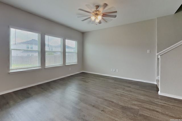 4015 Asher Aly, St Hedwig, TX 78152
