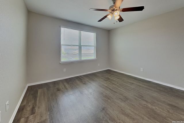 4015 Asher Aly, St Hedwig, TX 78152