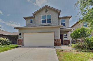 4015 Asher Aly, St Hedwig, TX 78152