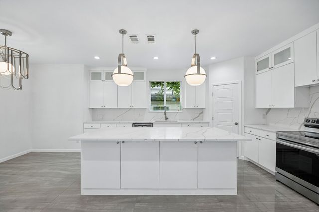 1312 Valley Street, Dallas, TX 75203