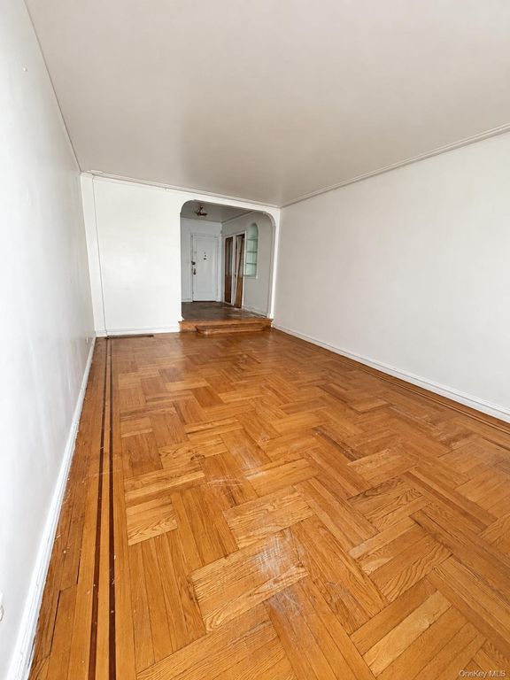 2160 Bronx Park Park 3B, Bronx, NY 10462 — exterior