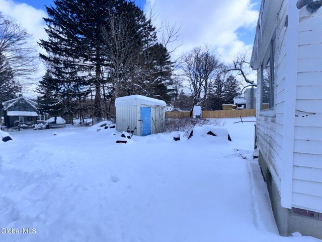 27 Mechanic Street, Hoosick Falls, NY 12090