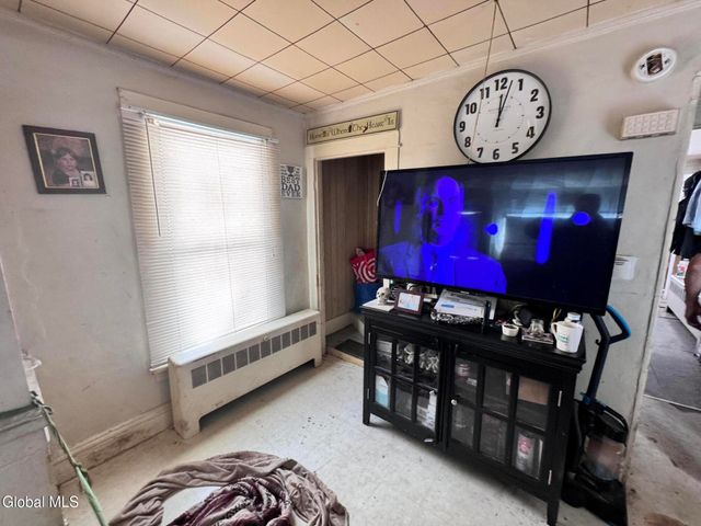 27 Mechanic Street, Hoosick Falls, NY 12090