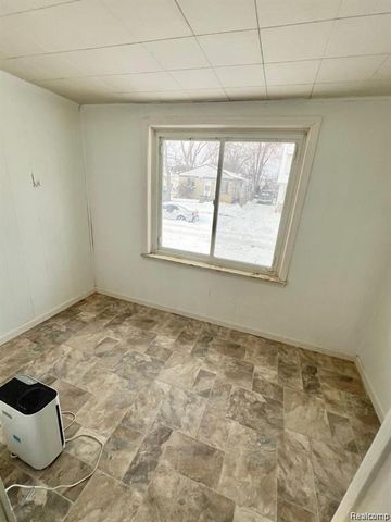 7252 Packard Avenue, Warren, MI 48091