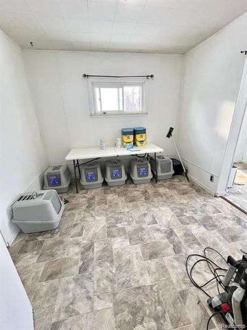 7252 Packard Avenue, Warren, MI 48091