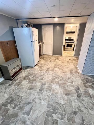 7252 Packard Avenue, Warren, MI 48091