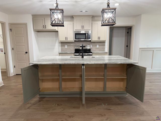 215 Saraland Trail, Perry, GA 31069