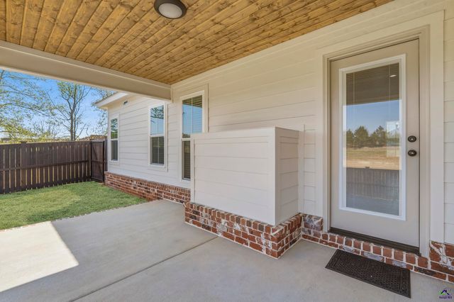 215 Saraland Trail, Perry, GA 31069